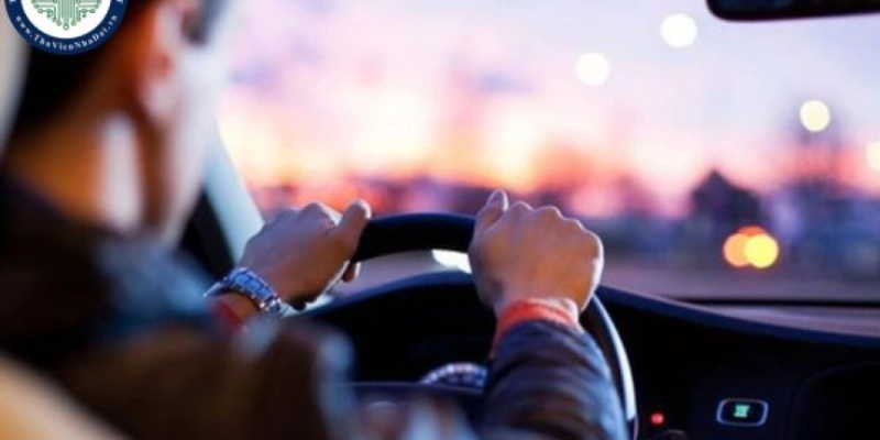 Kinh nghiệm lái xe an toàn: Những yếu tố quan trọng ảnh hưởng đến độ an toàn khi lái xe điện